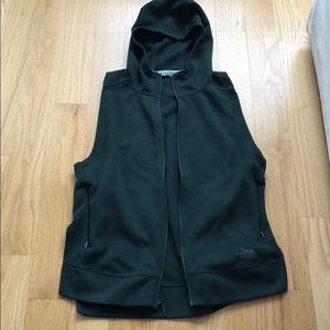 The North Face workout/athleisure pullover.